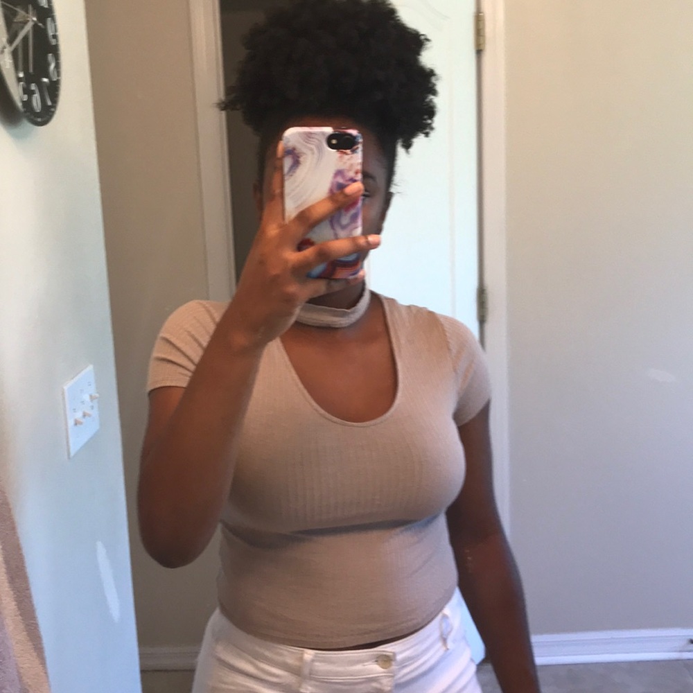 chocker top